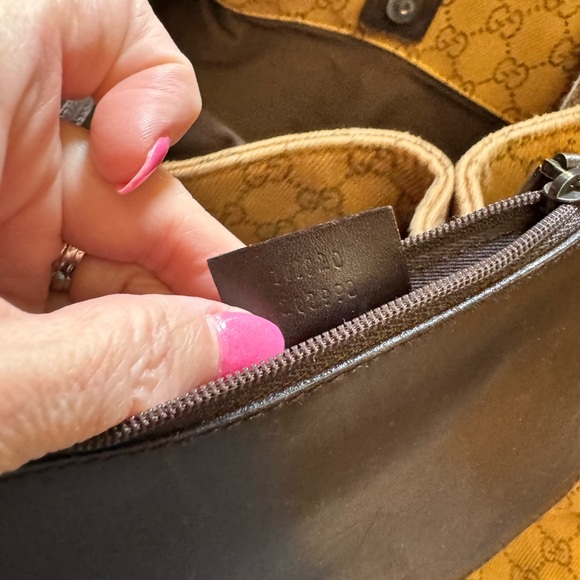 Authentic Gucci purse - Picture 3 of 7